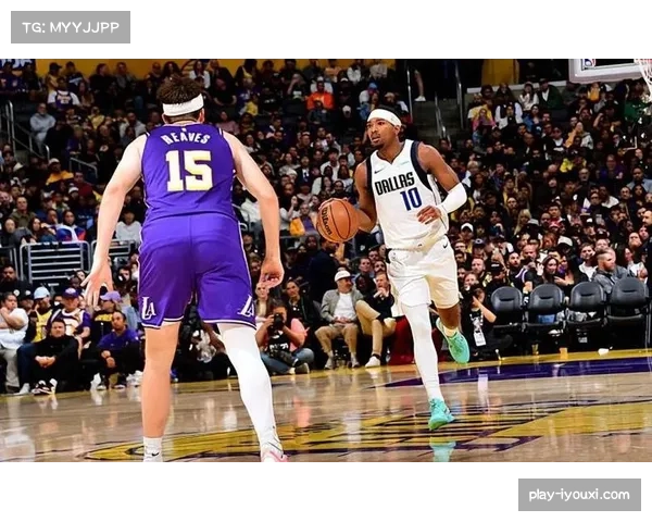 威廉姆斯15分1篮板7助攻 独行侠控卫串联全队进攻